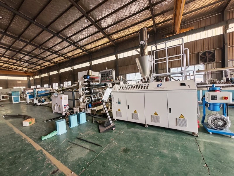 1200mm PVC ပါးလွှာသော စာရွက် Extrusion Line