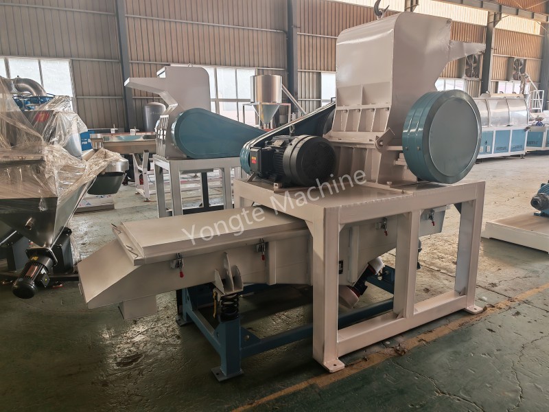 Integrated Vibrating Screening System ဖြင့် ပလပ်စတစ်ပြန်လည်အသုံးပြုခြင်း Crusher