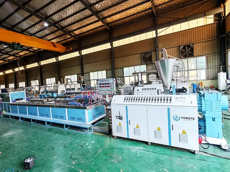 Four-Cavity Plastic Profile Extrusion Line ၏ ဟန်ချက်မညီသော Extrusion Speed ​​ကို ဖြေရှင်းရန်အတွက် နည်းပညာဆိုင်ရာ ဖြေရှင်းချက်