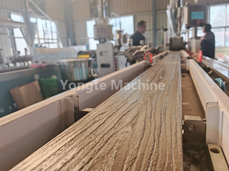 ပလပ်စတစ်နှင့် အမှိုက်ချည်မျှင် ပေါင်းစပ်စက်