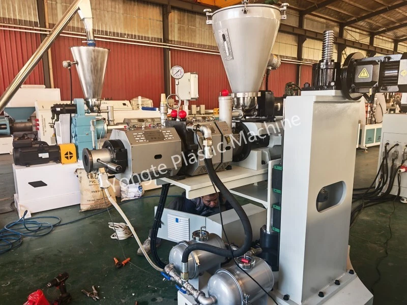 ဂျပန်နိုင်ငံအတွက် SJSZ35 Conical Double Screw Extruder