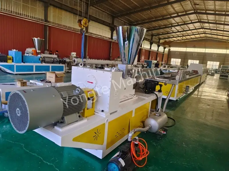 Indian Customer အတွက် Yongte WPC Door Profile Extrusion Line